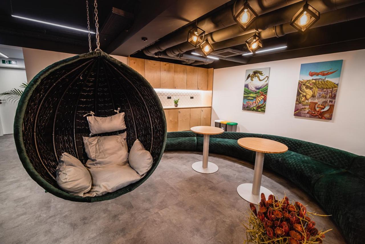 Dragons Dream Hostel ลูบลิยานา ภายนอก รูปภาพ