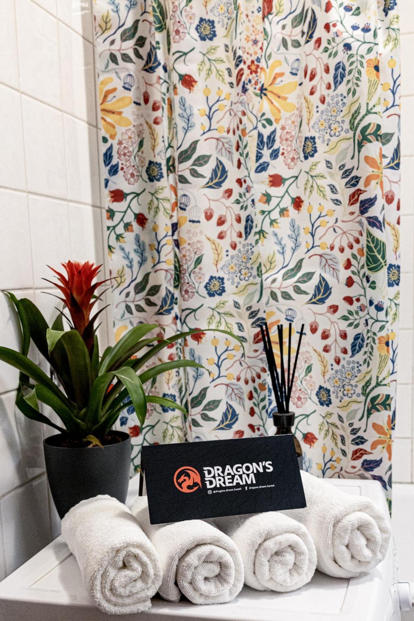 Dragons Dream Hostel ลูบลิยานา ภายนอก รูปภาพ